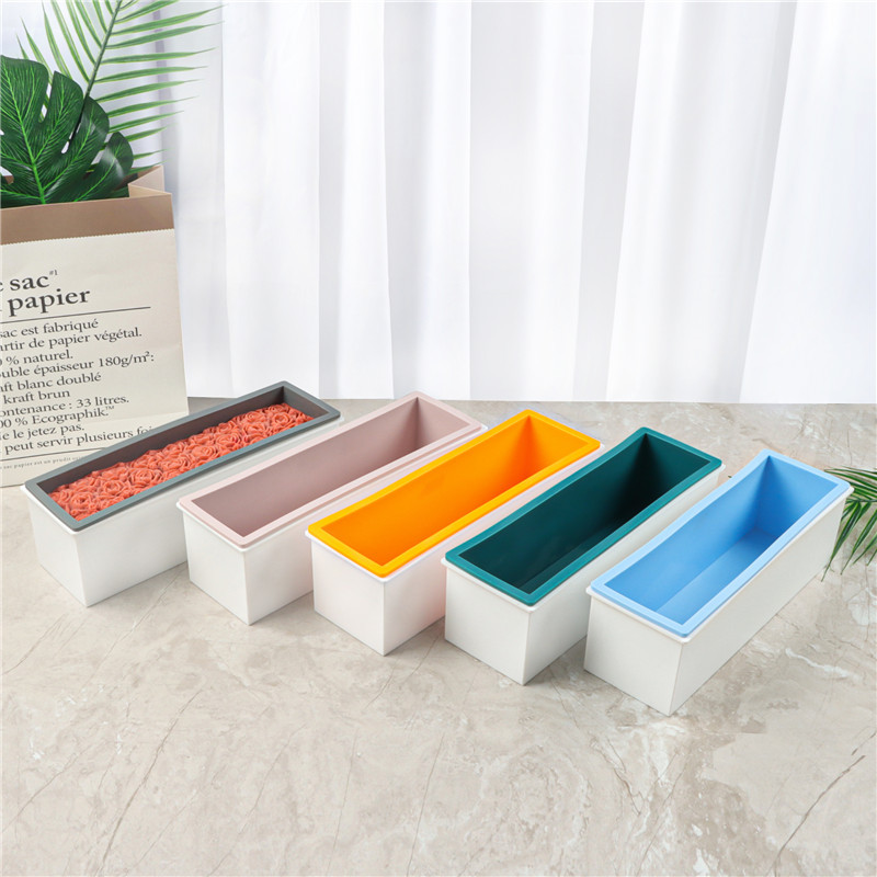 Пластиковая коробка + силиконо – обзор и цена Soap Mold Silicone Loaf