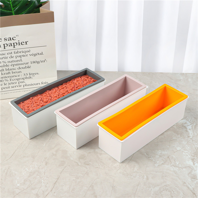 Пластиковая коробка + силиконо – обзор и цена Soap Mold Silicone Loaf